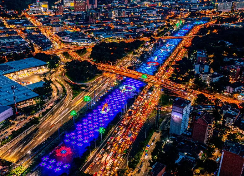 tour de alumbrados en medellin experiencia navideña