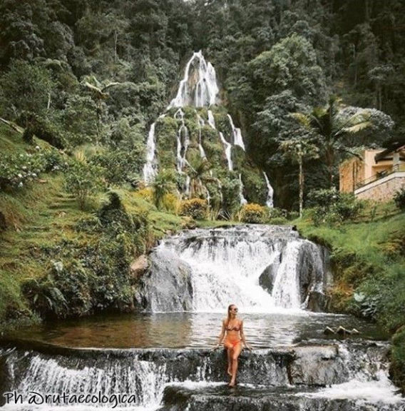 Excursión-a-Buga-desde-Medellín-termales-de-Santa-Rosa-