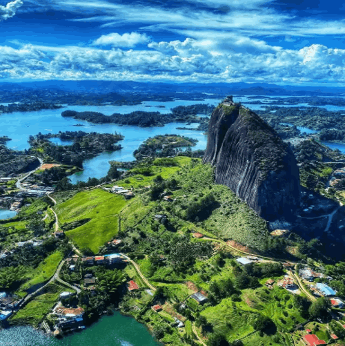 Tour a Guatape con viajes de pueblo en pueblo