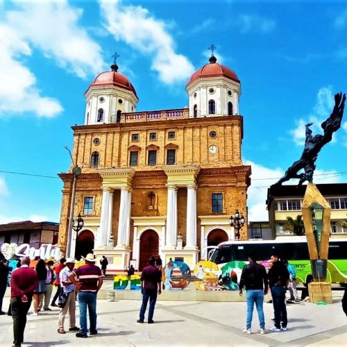 Rìo Claro de Aventura - Catedral Santa Rosa de osos